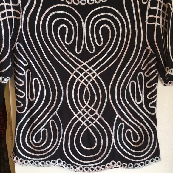 CLEARANCE Lauren Michelle embroidered top sz M/L - Picture 7 of 8
